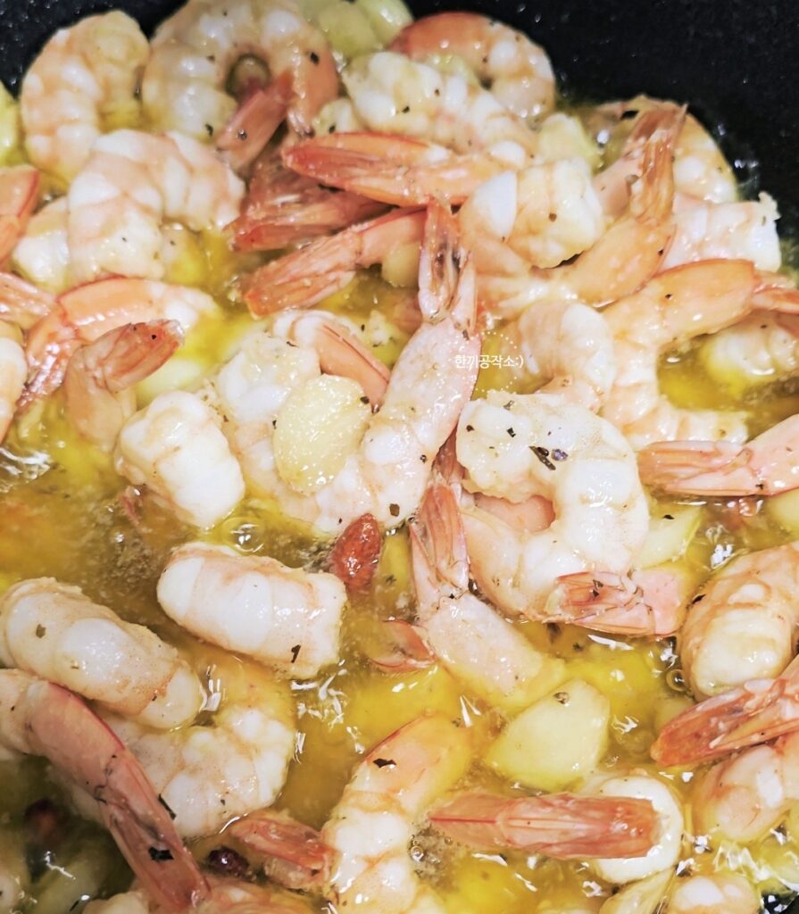 연말 크리스마스 홈파티 4코스 메뉴 동선: 스파게티·리스샐러드·스테이크·감바스 | 한끼공작소 22 3 | 한끼공작소