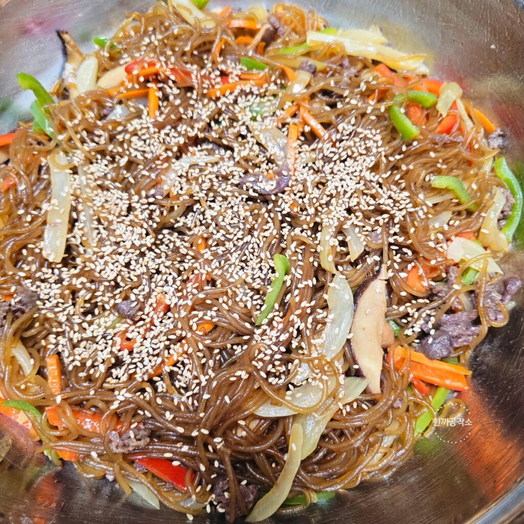 잡채 황금레시피, 절대 불지 않는 식당이모님비법(당면 삶기 시간) | 한끼공작소 29 | 한끼공작소