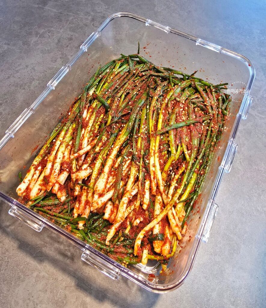 파김치 담그는법, 풀 쑤기 없이 10분! 쪽파김치 맛있게 담그는법 (feat. 꽃게액젓) | 한끼공작소 3 13 | 한끼공작소