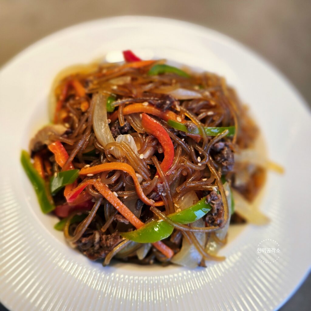 잡채 황금레시피, 절대 불지 않는 식당이모님비법(당면 삶기 시간) | 한끼공작소 6 8 | 한끼공작소