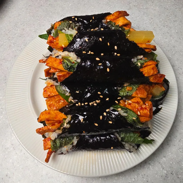매운 어묵 꼬마김밥 만들기, 3개만 먹으려다 순삭!