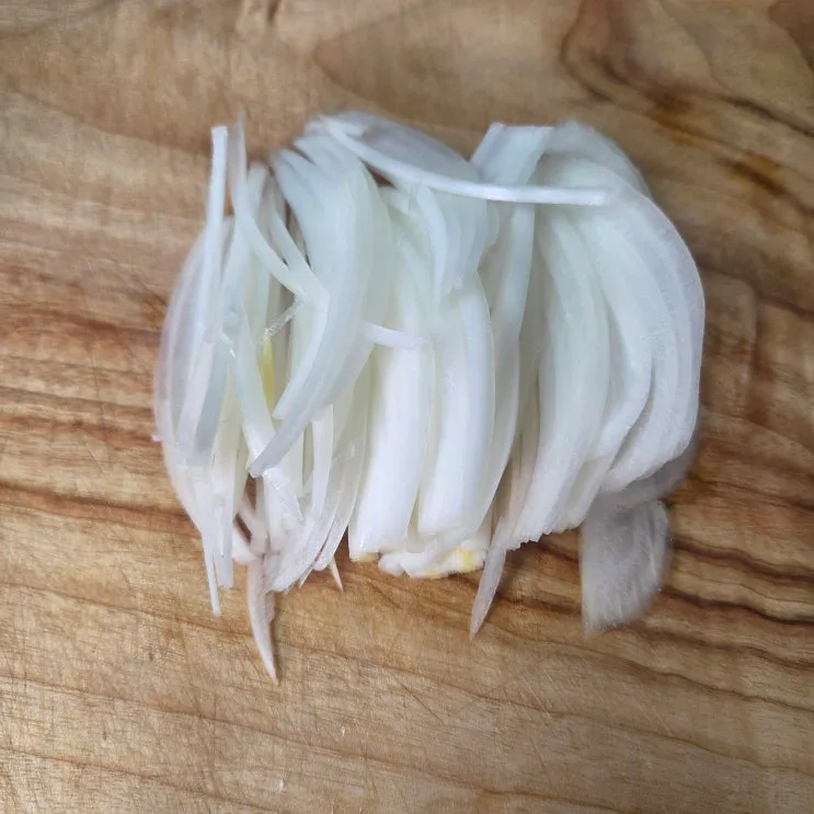부추무침 레시피, 양념장 황금 비율..'이것' 넣으니 숨 안 죽네요