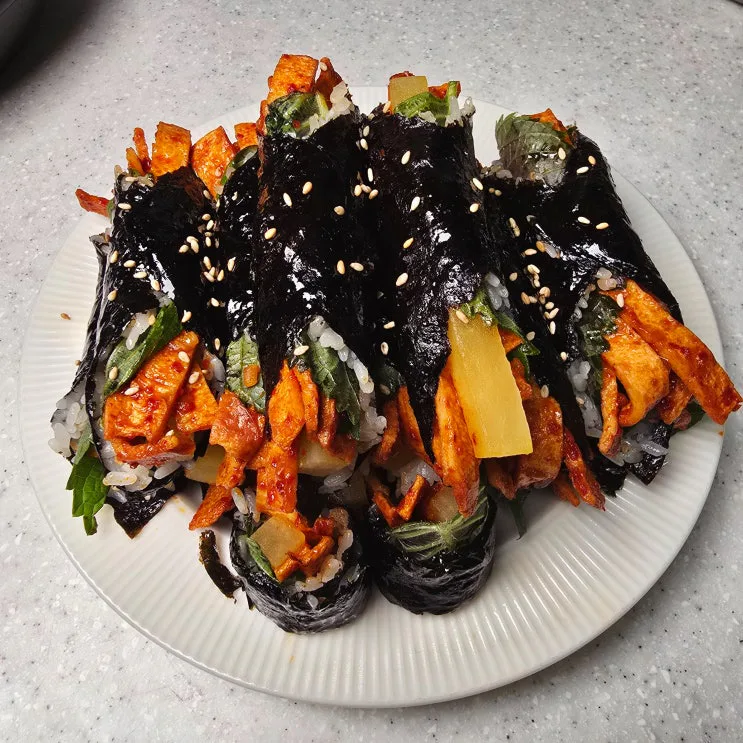 매운 어묵 꼬마김밥 만들기, 3개만 먹으려다 순삭!