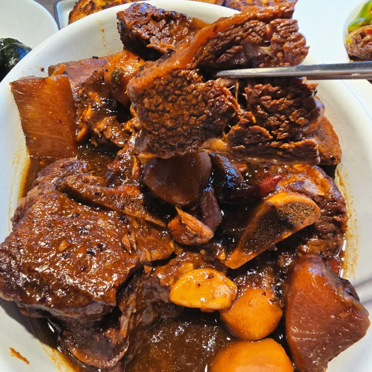 최화정 소갈비찜 직접 해보니… 재벌가 비법 ‘대추고’와 ‘이것’ 하나로 맛이 달라지네요