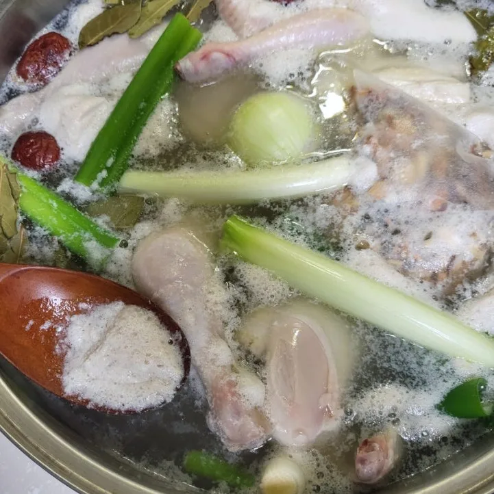 삼계탕 끓이는법, 생닭 흐르는 물에 씻으면 손해예요 (총 60분 공식)