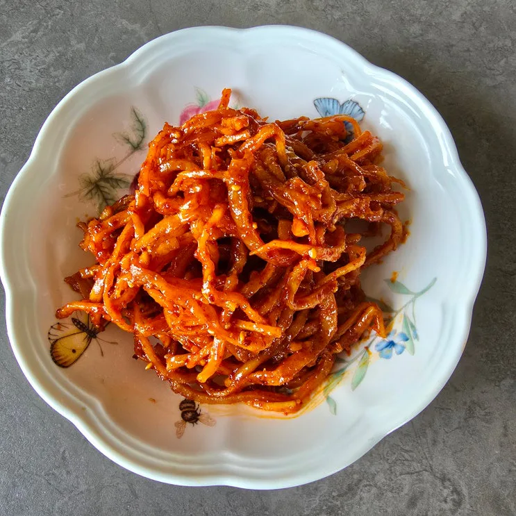 진미채볶음 레시피, 소주 2큰술의 비법 (부드러운 오징어채 볶음)