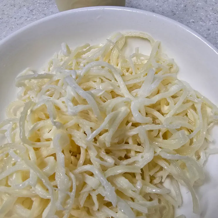 진미채볶음 레시피, 소주 2큰술의 비법 (부드러운 오징어채 볶음)