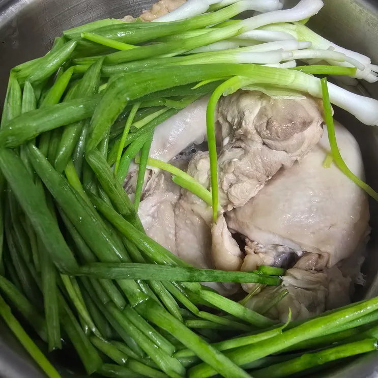 더워서 국 못 끓이는 말복, 국물없이 끝내는 이북식 찜닭 레시피