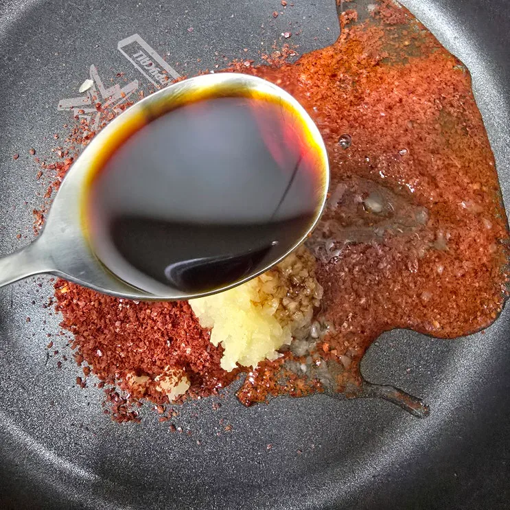 진미채볶음 레시피, 소주 2큰술의 비법 (부드러운 오징어채 볶음)
